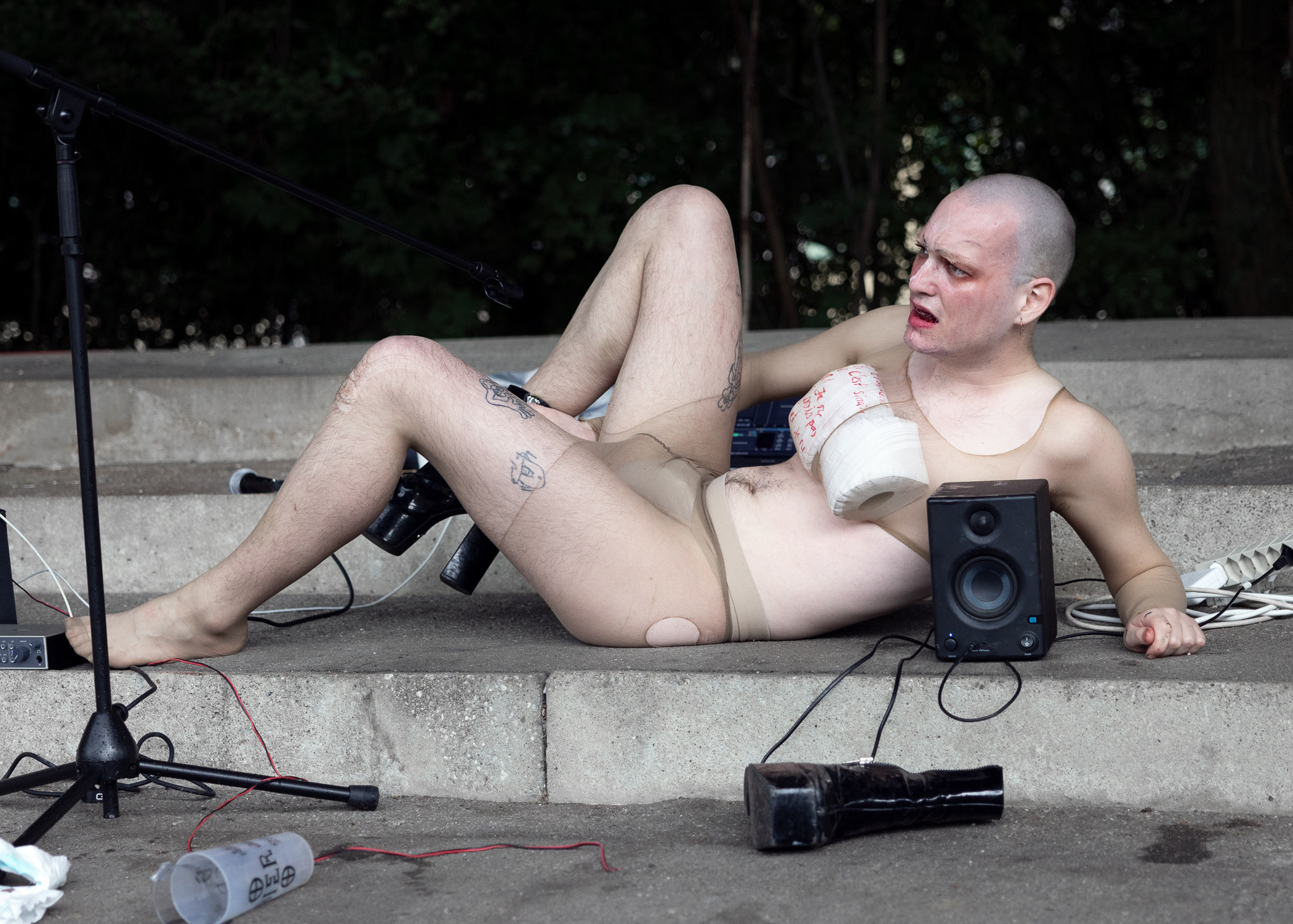 under_the_skin_until_the_bones-performance_day-espace_annexe
