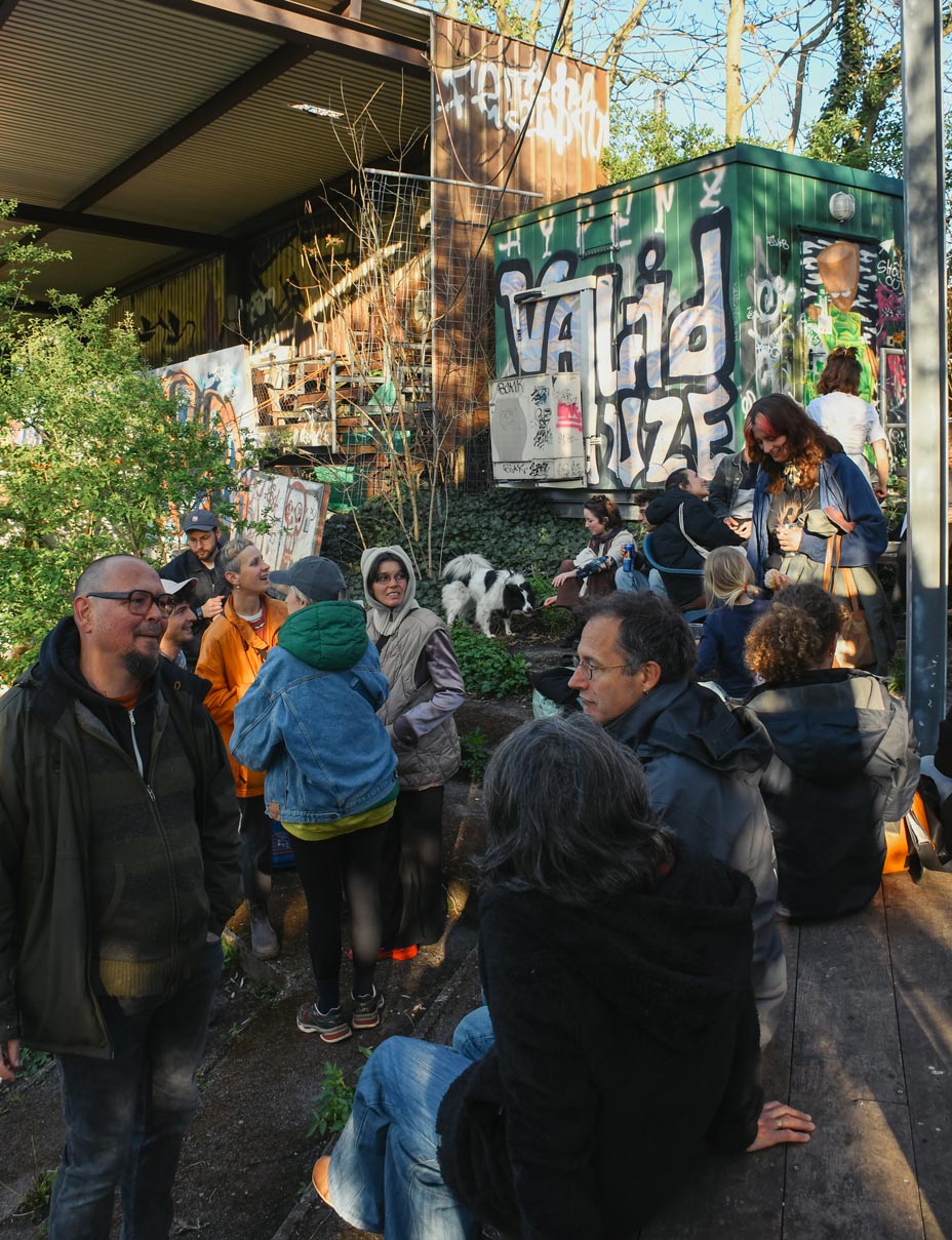 'a day like any other' by Tim Kummer